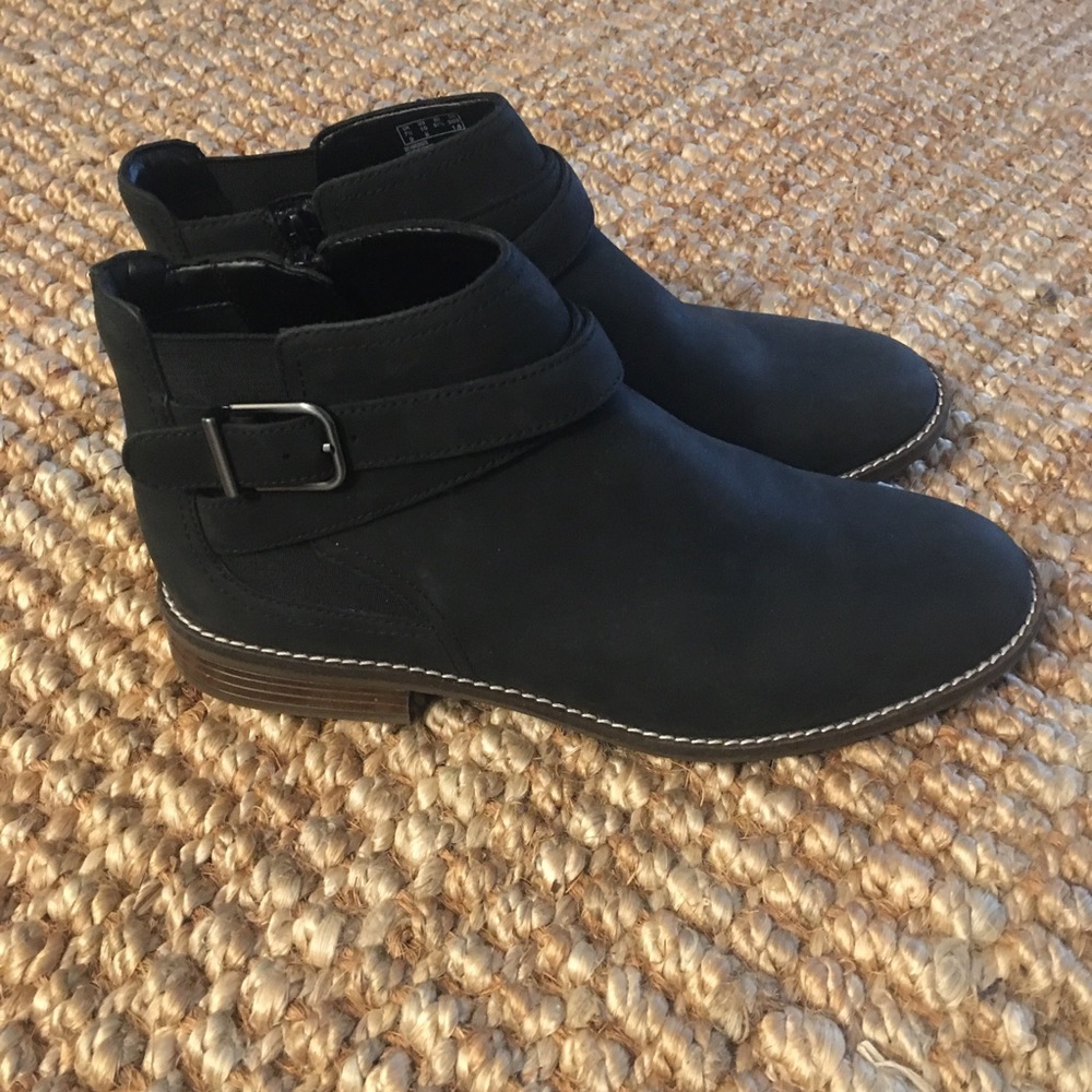 Clarks Camzin Hale Black Leather Ankle Boots